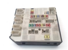 Recambio de caja fusibles/rele para renault megane iii berlina 5p 1.5 expression referencia OEM IAM 284B60009R  
