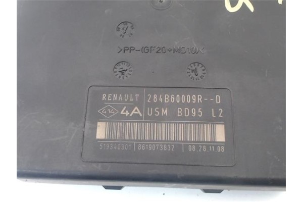 Recambio de caja fusibles/rele para renault megane iii berlina 5p 1.5 expression referencia OEM IAM 284B60009R  