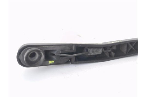 Recambio de brazo limpiaparabrisas trasero para opel corsa d 1.3 ´´111 years´´ referencia OEM IAM 80015317 55701469 