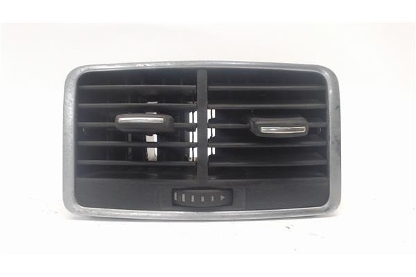 Recambio de rejilla entrada de aire para audi a6 avant (4f5) 2.8 fsi referencia OEM IAM 4f0819203c  