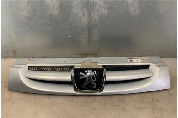 Recambio de rejilla paragolpes delantero para peugeot partner furgón (5) 1.6 hdi 90 referencia OEM IAM 7804N1 G2492 