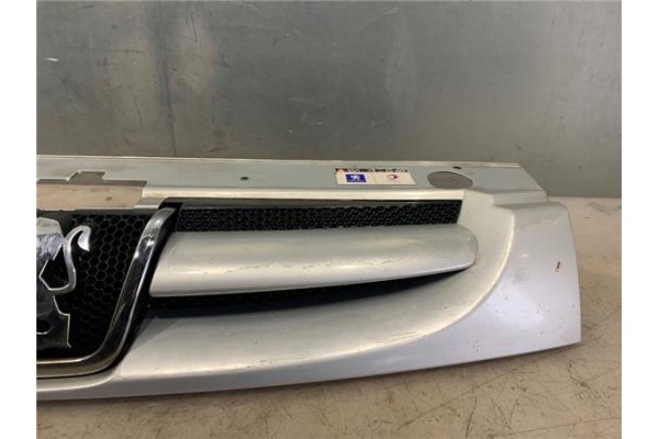 Recambio de rejilla paragolpes delantero para peugeot partner furgón (5) 1.6 hdi 90 referencia OEM IAM 7804N1 G2492 