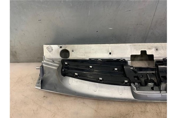Recambio de rejilla paragolpes delantero para peugeot partner furgón (5) 1.6 hdi 90 referencia OEM IAM 7804N1 G2492 