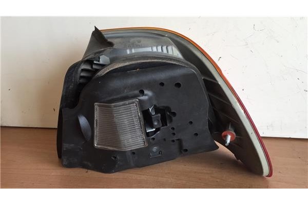Recambio de piloto trasero izquierdo para bmw serie 3 coupe (e46) 2.0 320 cd referencia OEM IAM 8364725  63218364725 , BMW