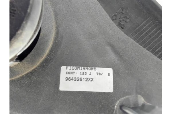 Recambio de retrovisor electrico izquierdo para peugeot 206 referencia OEM IAM 96432612  