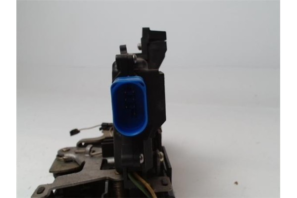 Recambio de cierre electromagnetico trasero derecho para volkswagen touran (1t1) 1.9 tdi referencia OEM IAM 7L0839016  7L0839016