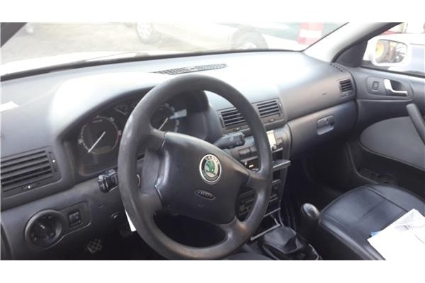 skoda octavia berlina (1u2) del año 2007