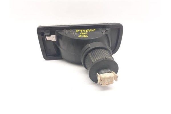 Recambio de faro antiniebla derecho para bmw serie 3 berlina (e36) 1.8 318i referencia OEM IAM 8357398  