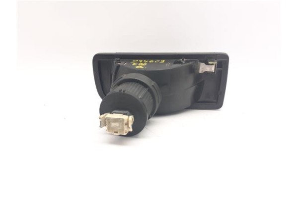 Recambio de faro antiniebla izquierdo para bmw serie 3 berlina (e36) 1.8 318i referencia OEM IAM 8357397  