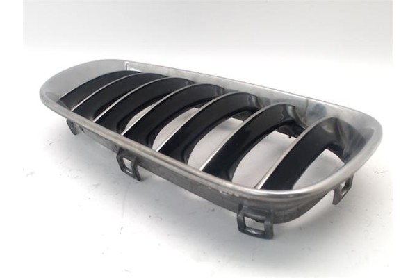 Recambio de rejilla paragolpes delantero derecha para bmw serie x3 (e83) 3.0d referencia OEM IAM 51133402910  