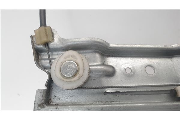 Recambio de mecanismo elevalunas delantero izquierdo para citroen c4 berlina referencia OEM IAM (440807D) (9682495680) (400965E)