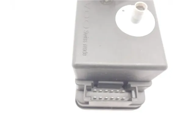 Recambio de compresor cierre centralizado para volkswagen golf iii (1h1) 1.6 referencia OEM IAM 1H0962257G  