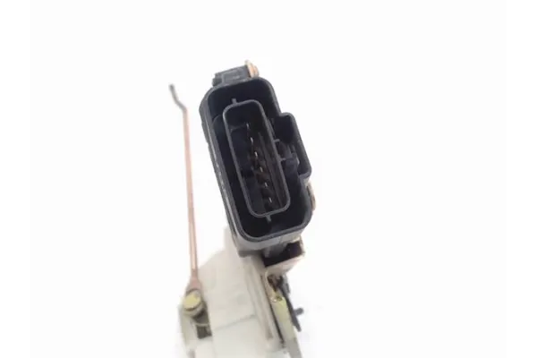 Recambio de cierre electromagnetico trasero derecho para opel agila 1.2 básico referencia OEM IAM 4706488  