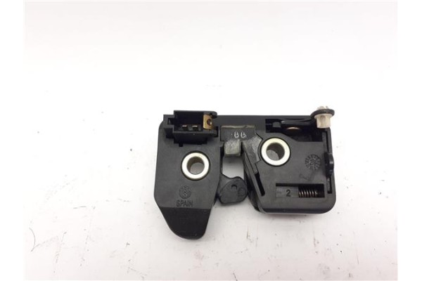 Recambio de cerradura porton para volkswagen polo iii (6n1) 55 1.4 referencia OEM IAM 6N0827505A  