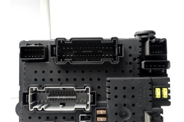 Recambio de caja fusibles/rele para volvo s60 berlina 2.4 referencia OEM IAM 8676391 12217799 
