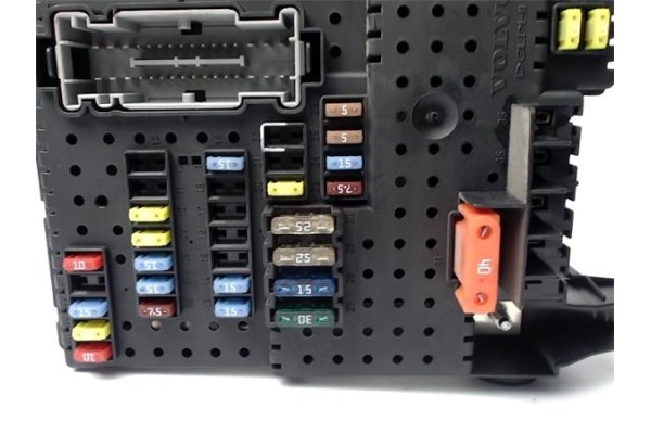 Recambio de caja fusibles/rele para volvo s60 berlina 2.4 referencia OEM IAM 8676391 12217799 