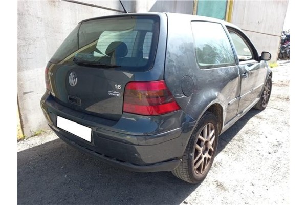 volkswagen golf iv berlina (1j1)(1997) del año 