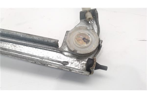 Recambio de mecanismo elevalunas trasero derecho para citroen xsara picasso referencia OEM IAM 9637090880  
