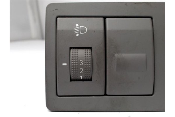 Recambio de conjunto interruptores para kia sorento (bl) 2.5 crdi referencia OEM IAM Y08C+  