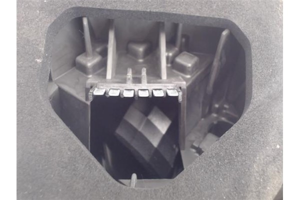 Recambio de piloto trasero derecho para opel corsa d referencia OEM IAM 13269051 89318821 