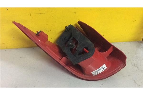 Recambio de piloto trasero derecho para peugeot 1007 1.4 dolce referencia OEM IAM 9646116880  