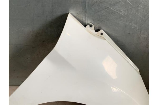 Recambio de aleta delantero derecha para ford fiesta vi 1.25 referencia OEM IAM C1BBA16015AA  