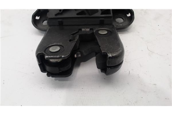 Recambio de cierre electromagnetico porton para volkswagen passat berlina (3c2) 2.0 tdi 16v referencia OEM IAM 4F5827505D 210184