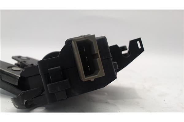 Recambio de cierre electromagnetico porton para volkswagen passat berlina (3c2) 2.0 tdi 16v referencia OEM IAM 4F5827505D 210184