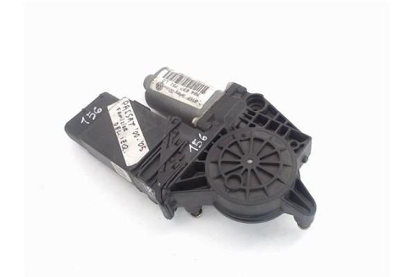Recambio de motor elevalunas delantero izquierdo para volkswagen passat berlina (3b3) referencia OEM IAM (3B4837751LD) (105404-3