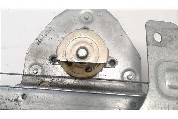 Recambio de mecanismo elevalunas trasero derecho para citroen c4 berlina referencia OEM IAM 0130822238  