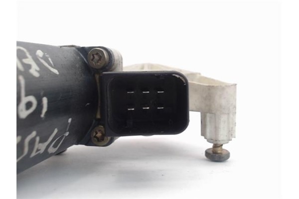 Recambio de motor elevalunas delantero izquierdo para volkswagen passat berlina (3b3) referencia OEM IAM (3B4837751A) (3B1/1J195