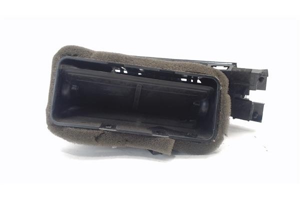 Recambio de rejilla entrada de aire para audi a6 avant (4f5) 2.8 fsi referencia OEM IAM F18209020  