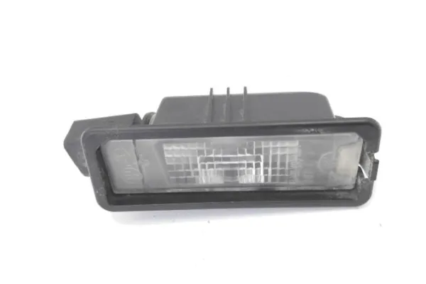 Recambio de piloto matricula trasero derecho para volkswagen polo v (6r1) 1.4 advance referencia OEM IAM 1K8943021  