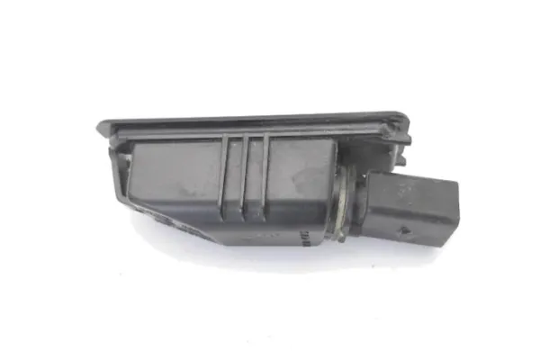 Recambio de piloto matricula trasero derecho para volkswagen polo v (6r1) 1.4 advance referencia OEM IAM 1K8943021  