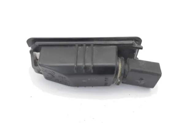Recambio de piloto matricula trasero derecho para volkswagen polo v (6r1) 1.4 advance referencia OEM IAM 1K8943021  