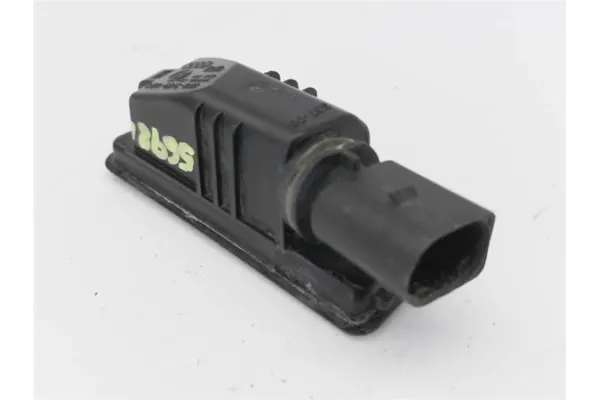 Recambio de piloto matricula trasero derecho para volkswagen polo v (6r1) 1.4 advance referencia OEM IAM 1K8943021  