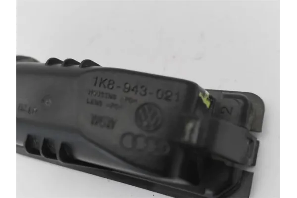 Recambio de piloto matricula trasero derecho para volkswagen polo v (6r1) 1.4 advance referencia OEM IAM 1K8943021  