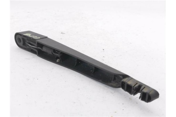 Recambio de brazo limpiaparabrisas trasero para opel astra h gtc 1.6 referencia OEM IAM 13109107  