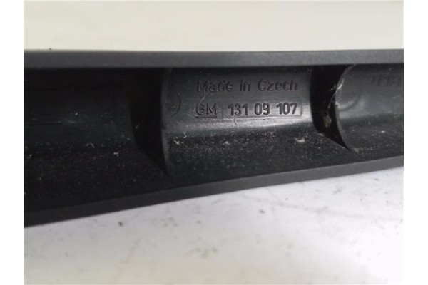 Recambio de brazo limpiaparabrisas trasero para opel astra h gtc 1.6 referencia OEM IAM 13109107  