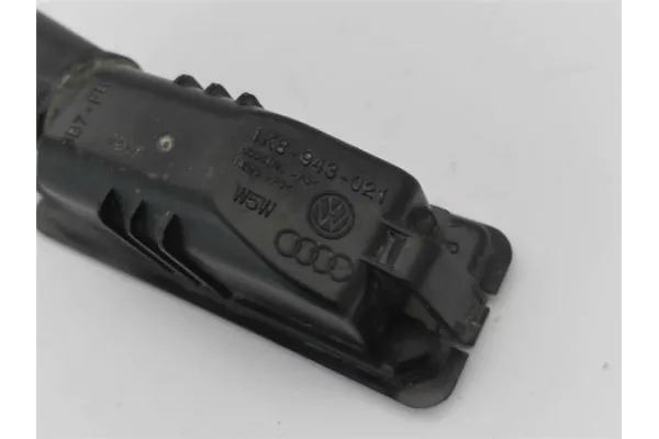 Recambio de piloto matricula trasero izquierdo para volkswagen polo v (6r1) 1.4 advance referencia OEM IAM 1K8943021  