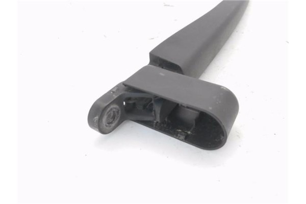 Recambio de brazo limpiaparabrisas trasero para opel astra h gtc 1.6 referencia OEM IAM 13109107  