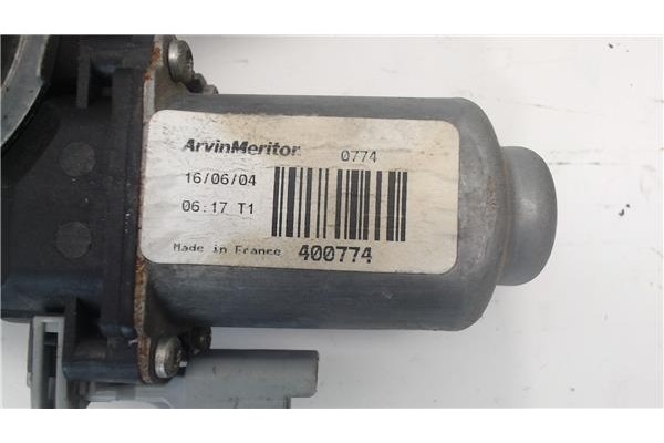 Recambio de mecanismo elevalunas trasero derecho para citroen xsara berlina referencia OEM IAM 400774  