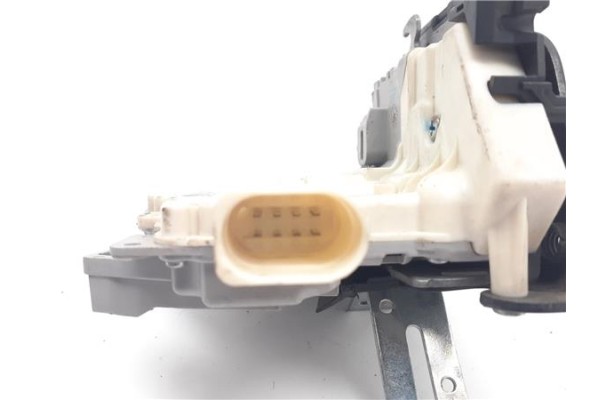 Recambio de cierre electromagnetico trasero izquierdo para seat leon (1p1) 2.0 tdi 16v referencia OEM IAM 1P0839015  
