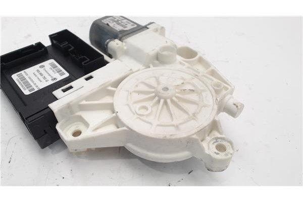 Recambio de motor elevalunas delantero izquierdo para volkswagen golf v plus (5m1) 2.0 tdi 16v referencia OEM IAM 5m1837401b  