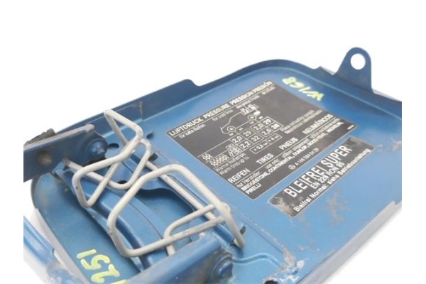 Recambio de tapa exterior combustible para mercedes-benz clase a (bm 168) 1.9 190 (168.032) referencia OEM IAM A1687500106  