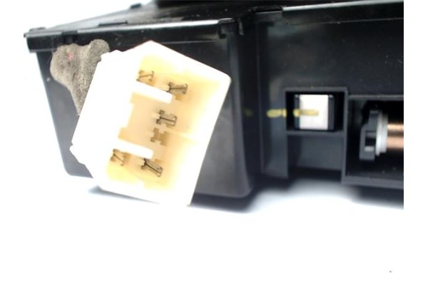 Recambio de embellecedor consola central para kia sorento (bl) 2.5 crdi referencia OEM IAM 845703E000  