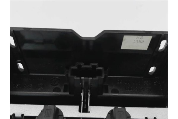 Recambio de luz central de freno para mercedes-benz clase a (bm 168) 1.9 190 (168.032) referencia OEM IAM 1688200056  