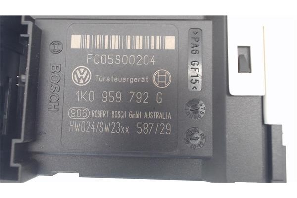 Recambio de motor elevalunas delantero derecho para volkswagen golf v plus (5m1) 2.0 tdi 16v referencia OEM IAM 130822229  