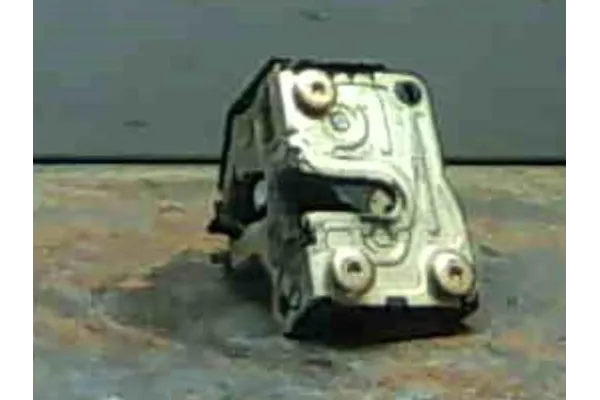 Recambio de cierre electromagnetico trasero derecho para renault scenic i (ja...) 2.0 16v rx4 referencia OEM IAM 7701469941  
