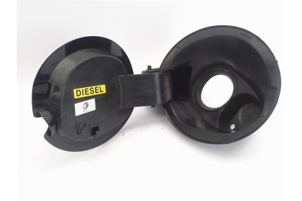 Recambio de tapa exterior combustible para peugeot 2008 1.6 hdi referencia OEM IAM 9677638680 9677638880 